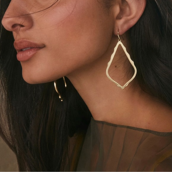 Kendra Scott Sophee Drop Gold Earrings W/ Pouch NWT - Picture 5 of 5